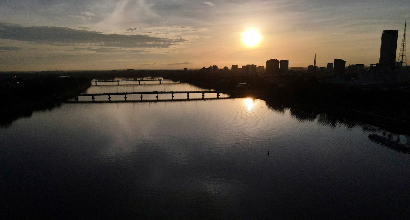 Lần đầu tiên trong lịch sử cuộc thi Hoa hậu Việt Nam, sân khấu chung kết được dựng hoàn toàn trên mặt nước.