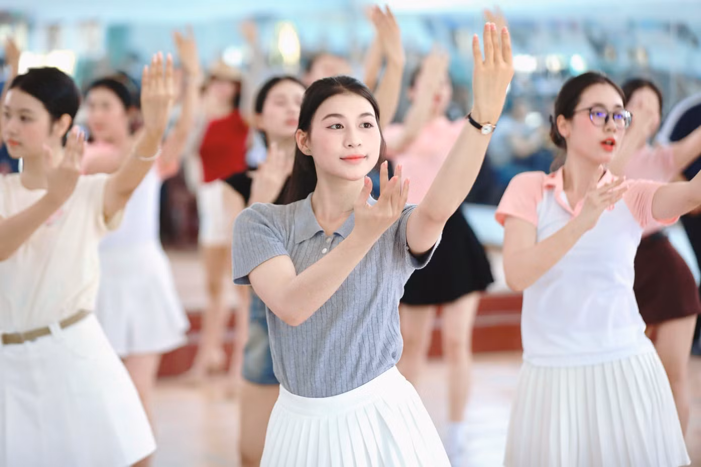 Để chuẩn bị cho chung kết Hoa hậu Việt Nam 2024 diễn ra tối 14/6 tại TP Huế, các thí sinh có lịch tập luyện dày đặc nhằm trau dồi kỹ năng catwalk, vũ đạo...