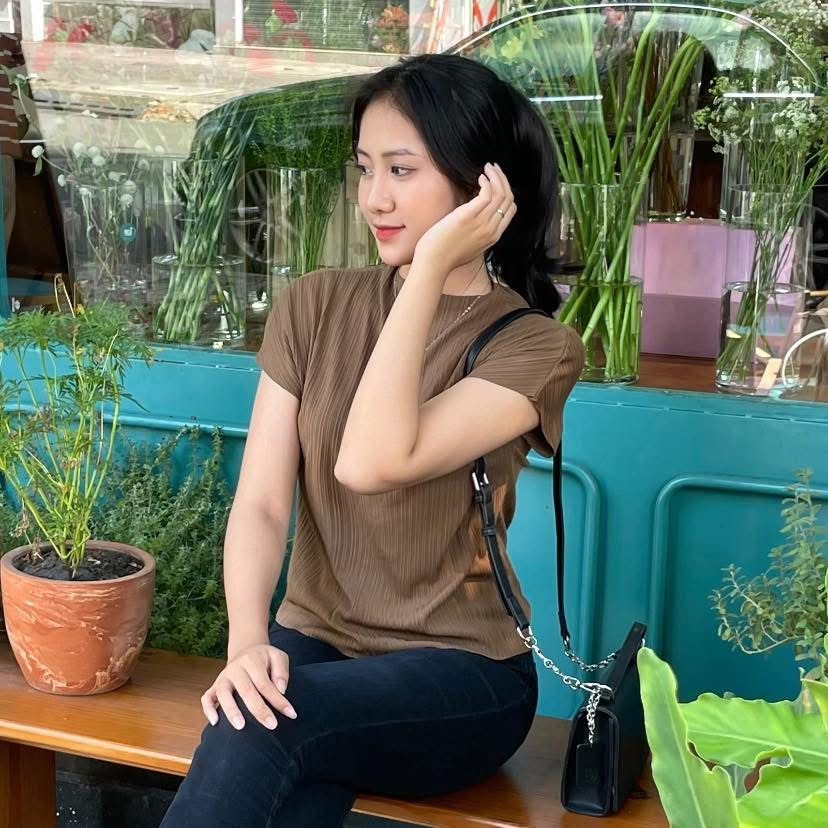 Ngoài ra, tại vòng phỏng vấn kín trước 10 giám khảo, Trúc Linh được khen là con ngoan trò giỏi nhờ thành tích học tập tốt, năng nổ tham gia hoạt động Đoàn, hội.