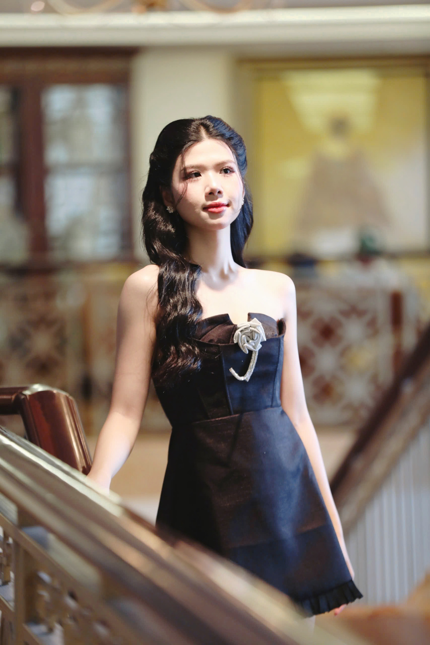 Linh Đan từng giành giải nhất môn Ngữ văn kỳ thi Học sinh Giỏi lớp 12 cấp thành phố, lọt vào Tứ kết tại giải Vô địch Tranh biện Trung học toàn quốc... Đến với Hoa hậu Việt Nam 2024, cô muốn mang đến năng lượng tích cực, lạc quan, luôn tin tưởng vào những điều tốt đẹp trong cuộc sống.