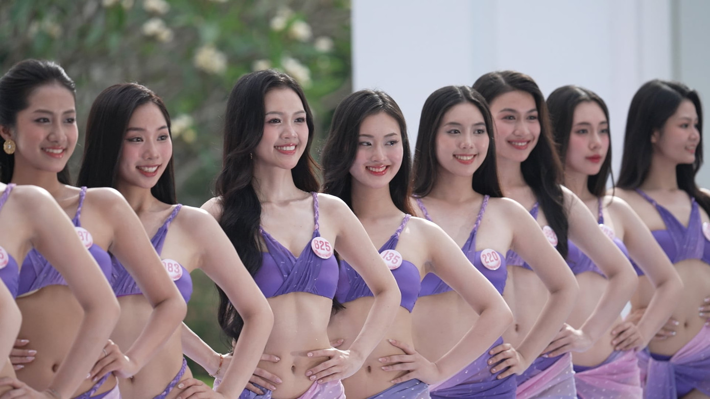 Thí sinh Hoa hậu Việt Nam khoe dáng nóng bỏng trong phần trình diễn bikini. Thí sinh Hoa hậu Việt Nam khoe dáng nóng bỏng trong phần trình diễn bikini.