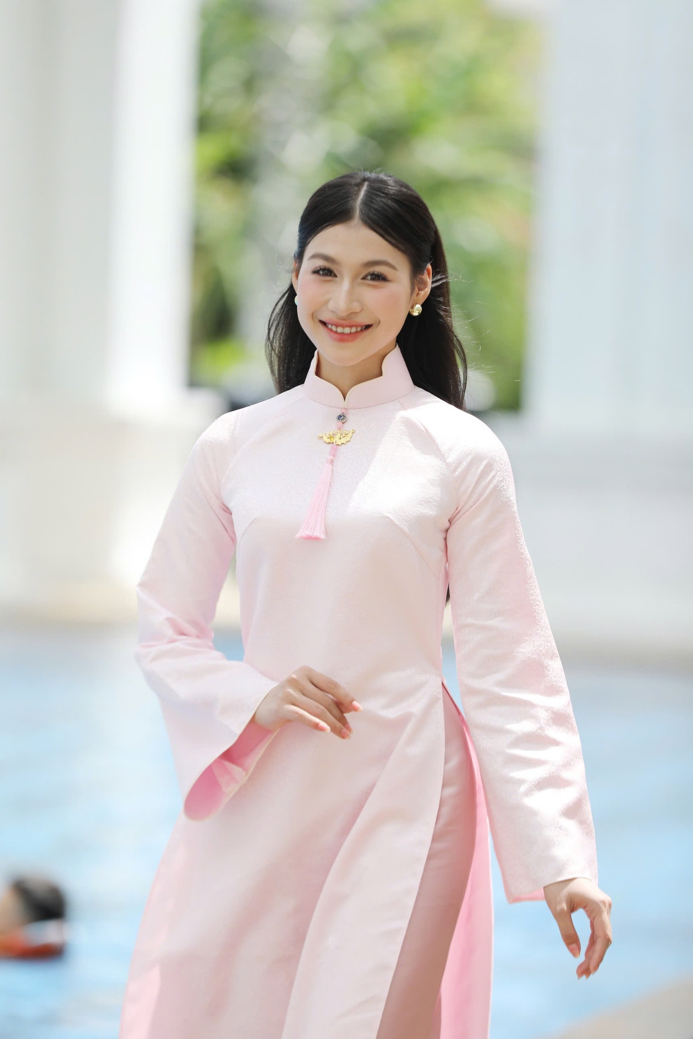 "Nếu có cơ hội đăng quang, điều tôi mong muốn nhất là được kết nối và thúc đẩy các dự án tình nguyện mang tri thức đến với trẻ em vùng cao, vùng xa. Tôi cũng muốn tận dụng sức lan toả của Hoa hậu Việt Nam để quảng bá văn hoá, du lịch và hình ảnh người Việt Nam ra thế giới”, Thanh Xuân chia sẻ.