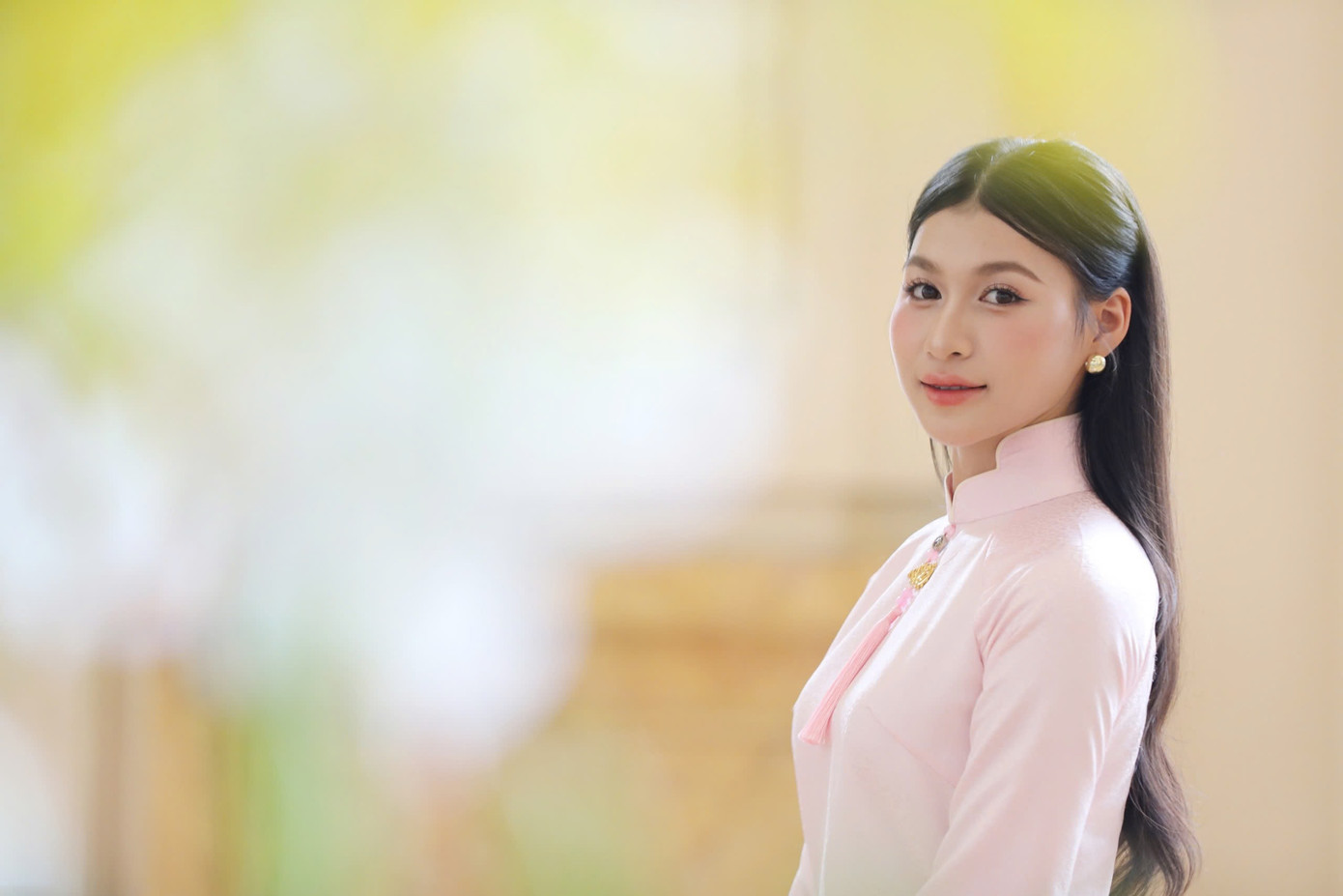 Thí sinh Phạm Thị Thanh Xuân (SBD 882) sinh năm 2005, đến từ TP Huế. Cô cao 1,72 m, nặng 55 kg, số đo ba vòng 75-62-91 cm. Thanh Xuân là sinh viên chuyên ngành Kiểm toán của Đại học Kinh tế - Đại học Đà Nẵng.