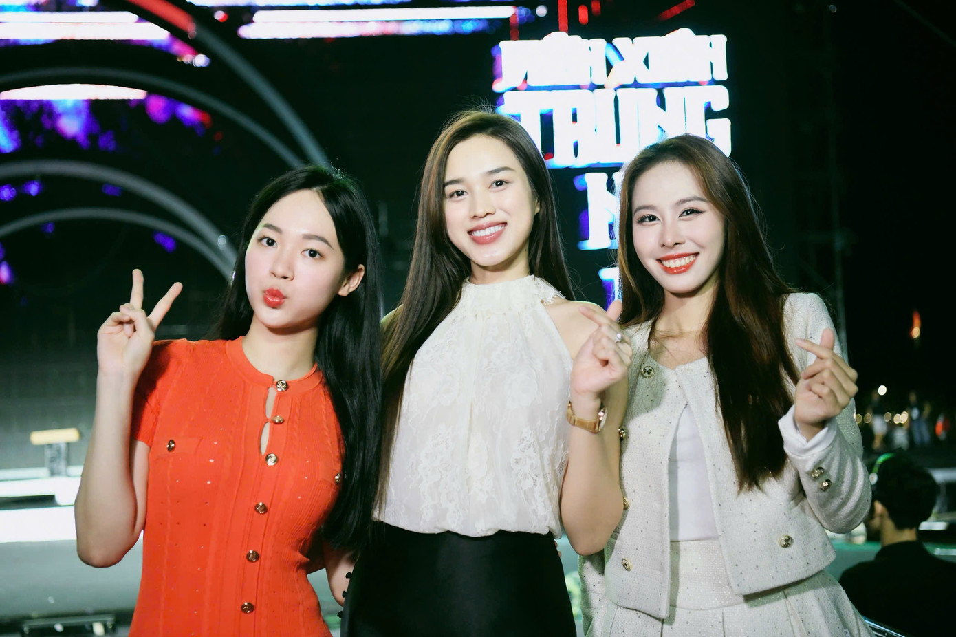 Đỗ Hà bất ngờ về sự thay đổi của trưởng thành của 25 thí sinh vòng chung kết Hoa hậu Việt Nam 2024. Cô cho rằng rất khó để dự đoán người đăng quang trong cuộc thi năm nay.