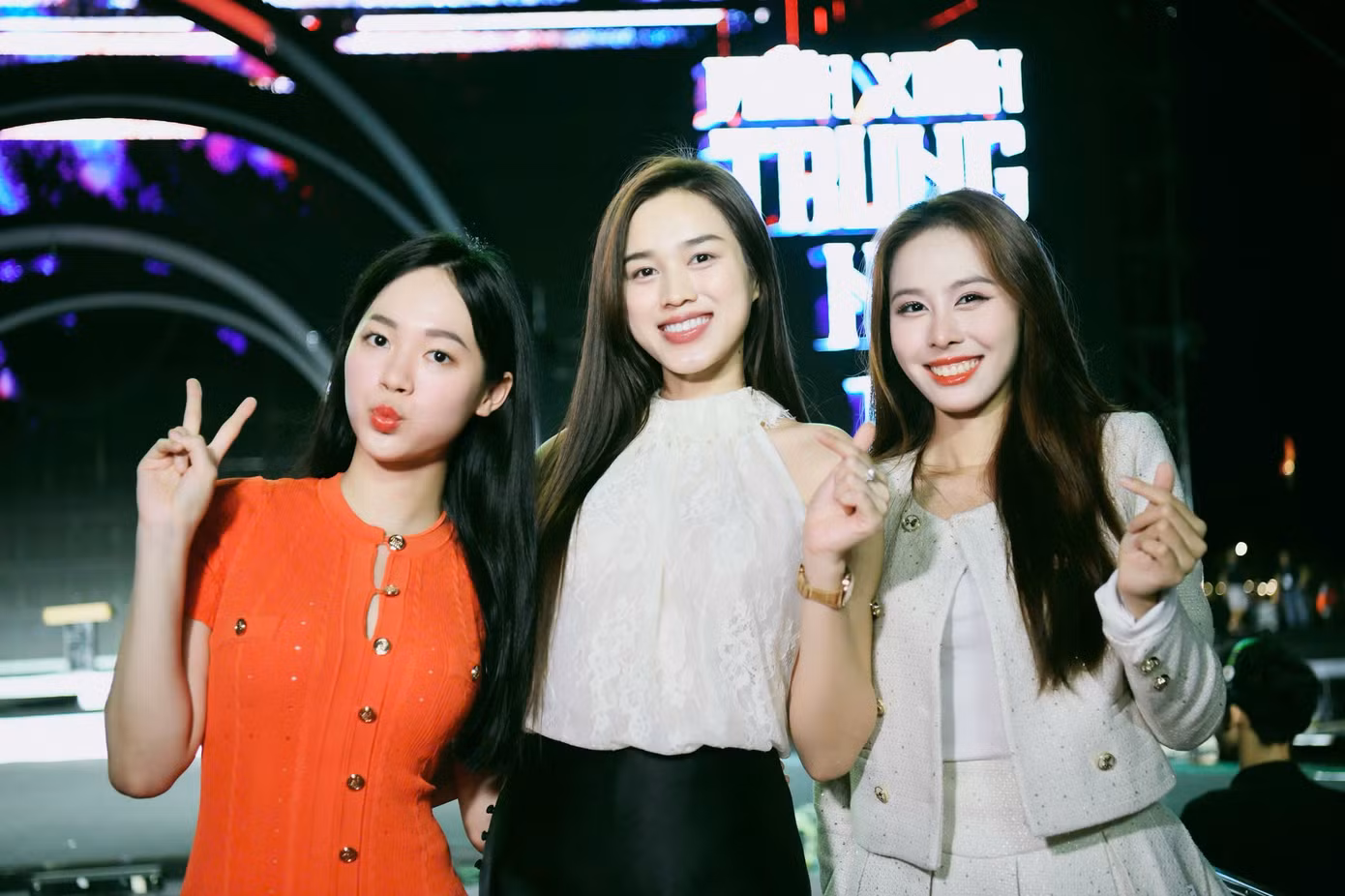 Đỗ Hà bất ngờ về sự thay đổi của trưởng thành của 25 thí sinh vòng chung kết Hoa hậu Việt Nam 2024. Cô cho rằng rất khó để dự đoán người đăng quang trong cuộc thi năm nay.