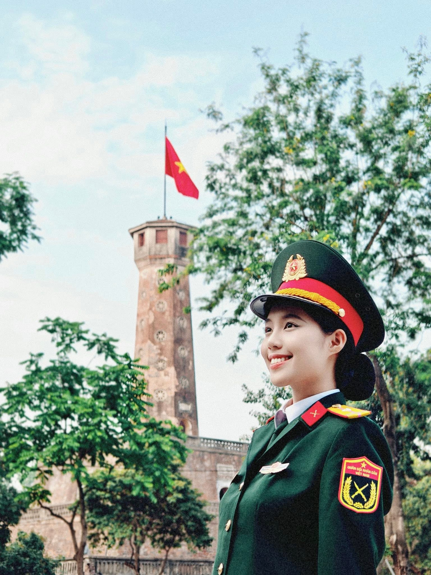 Châu Anh nhận xét Huế là vùng đất địa linh nhân kiệt với truyền thống văn hóa, nghìn năm văn hiến. Đây là lần đầu Hoa hậu Việt Nam kết nối với Huế với mong muốn toả sáng miền di sản này.