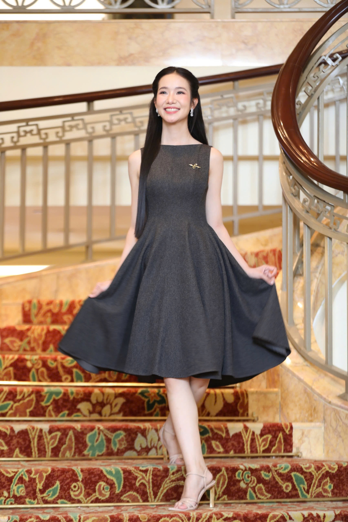 "Đêm chung kết dời sang ngày 27/6 khiến tôi càng trân trọng giây phút được hiện diện tại đây. Với khoảng gần 2 tuần được chuẩn bị kỹ lưỡng cả về kỹ năng lẫn tinh thần, tôi cảm thấy mình đã sẵn sàng hơn. Khi quay trở lại vòng chung kết, tôi mang theo sự tự tin, nguồn năng lượng nhiệt huyết và khát khao được tỏa sáng hết mình”, Phương Nhi nói. "Đêm chung kết dời sang ngày 27/6 khiến tôi càng trân trọng giây phút được hiện diện tại đây. Với khoảng gần 2 tuần được chuẩn bị kỹ lưỡng cả về kỹ năng lẫn tinh thần, tôi cảm thấy mình đã sẵn sàng hơn. Khi quay trở lại vòng chung kết, tôi mang theo sự tự tin, nguồn năng lượng nhiệt huyết và khát khao được tỏa sáng hết mình”, Phương Nhi nói.