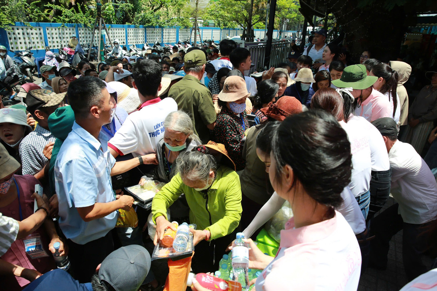 Chủ động liên hệ với BTC Hoa hậu Việt Nam 2024 để kết nối, đồng hành cùng dự án Quán cơm 5.000, nhà báo Nguyễn Đăng Hậu nhận xét thí sinh Hoa hậu Việt Nam có sắc, có tài và lòng nhân ái.