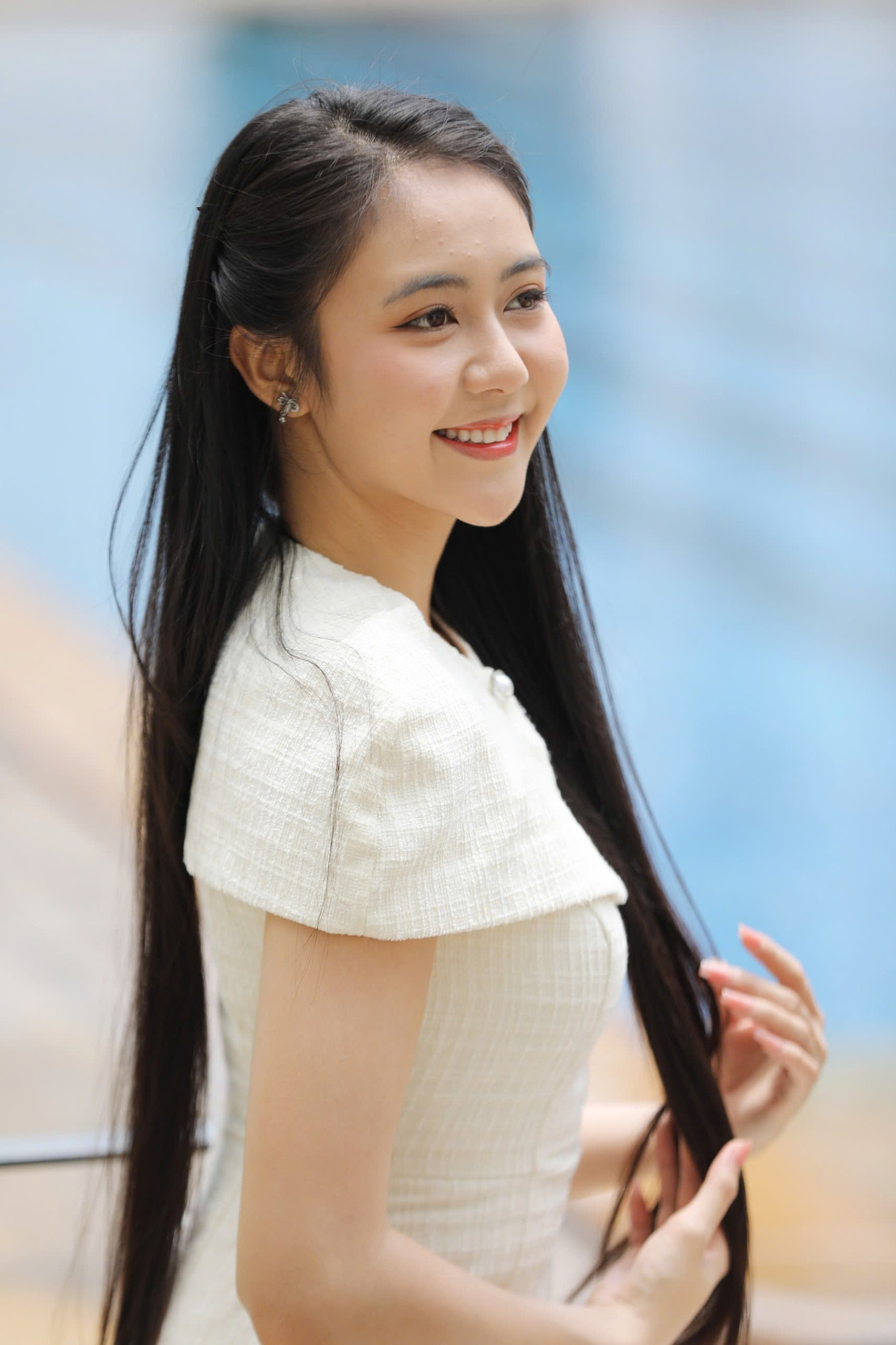 Mỹ Dung kể quá trình chuẩn bị cho vòng chung kết, cô luôn giữ chế độ sinh hoạt điều độ. Cô tập gym 4 -5 buổi mỗi tuần, kết hợp với yoga để giữ vóc dáng và tinh thần thoải mái. Về ăn uống, cô ưu tiên thực phẩm lành mạnh, nhiều rau xanh, hạn chế tinh bột xấu và đường.