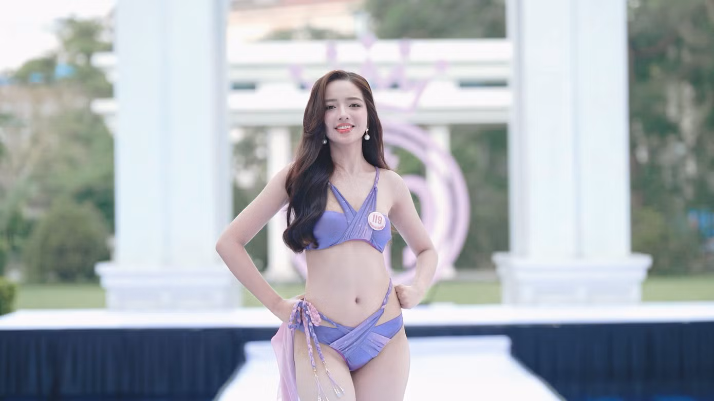 Võ Thị Thanh Bình sinh năm 2005, đến từ Quảng Trị, là sinh viên Đại học Sân khấu Điện ảnh TPHCM.