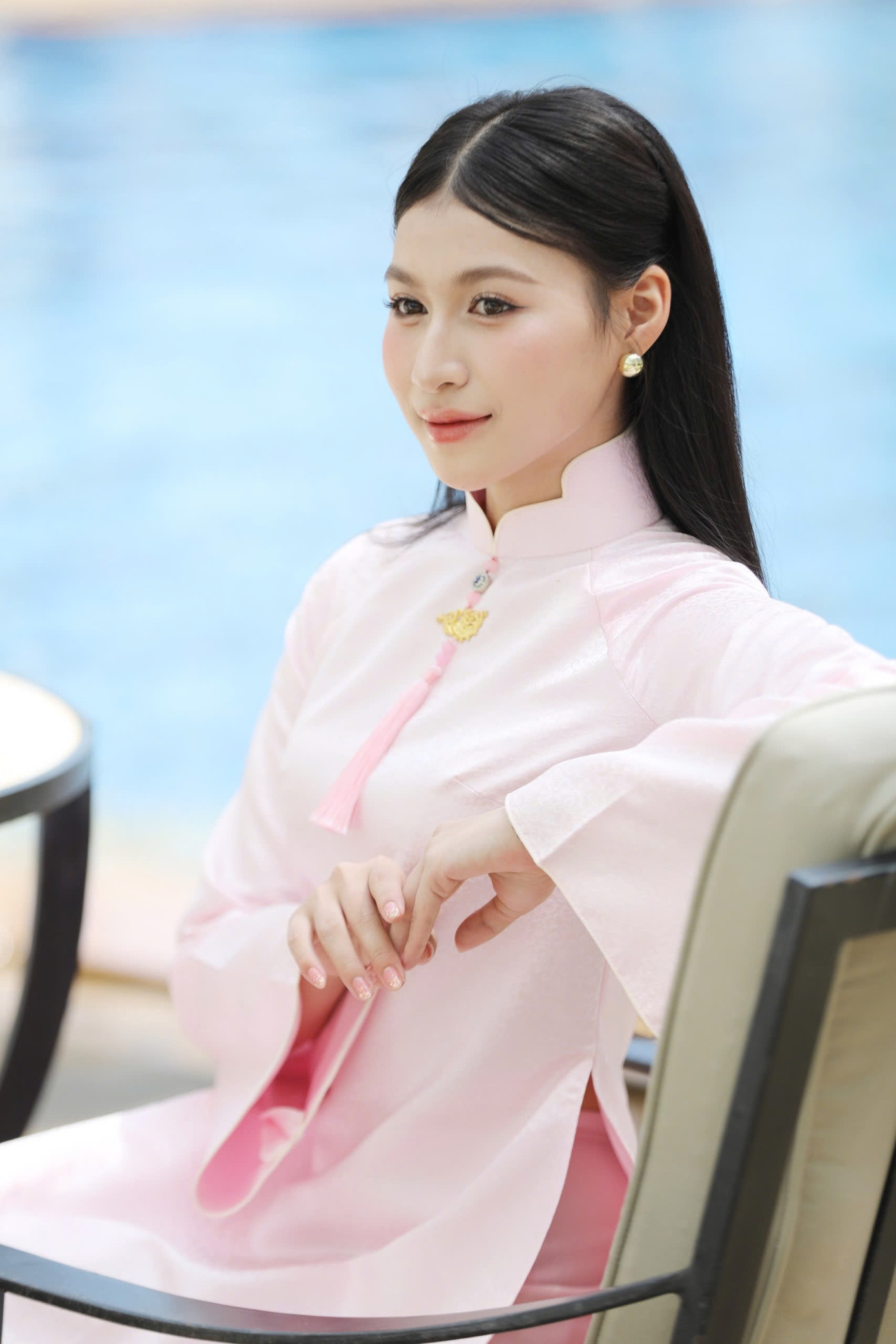 "Với tôi, đây không chỉ là cơ hội để thể hiện bản thân mà còn là dịp đặc biệt để quảng bá vẻ đẹp văn hóa, con người và hình ảnh Huế đến với bạn bè trong, ngoài nước. Tôi hy vọng sự chuẩn bị nghiêm túc và tình yêu lớn dành cho quê hương giúp mình tỏa sáng theo cách riêng", Thanh Xuân nói.