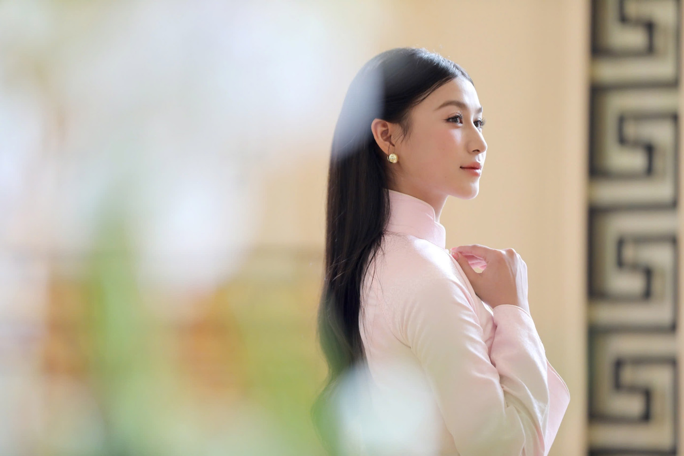 “Việc được trình diễn trong đêm chung kết Hoa hậu Việt Nam 2024 ngay tại sân khấu ở quê nhà là cảm xúc vô cùng đặc biệt. Tôi thấy tự hào vì được góp phần đưa hình ảnh Huế dịu dàng, sâu sắc đến gần hơn với khán giả cả nước. Đứng trên sân khấu ấy, tôi không chỉ đại diện cho bản thân, mà còn cho vẻ đẹp của con gái Huế hôm nay - tự tin, bản lĩnh và tràn đầy khát vọng”, Thanh Xuân chia sẻ.