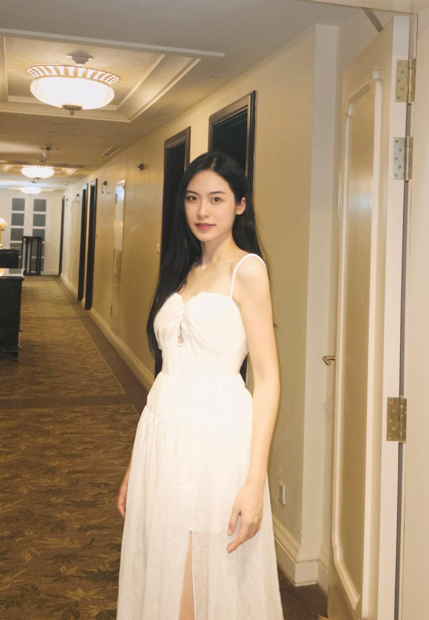 "Tôi luôn cảm giác mình được che chở, tự tin hơn khi ở gần Hoa hậu Hà Trúc Linh", Vân Nhi nói.