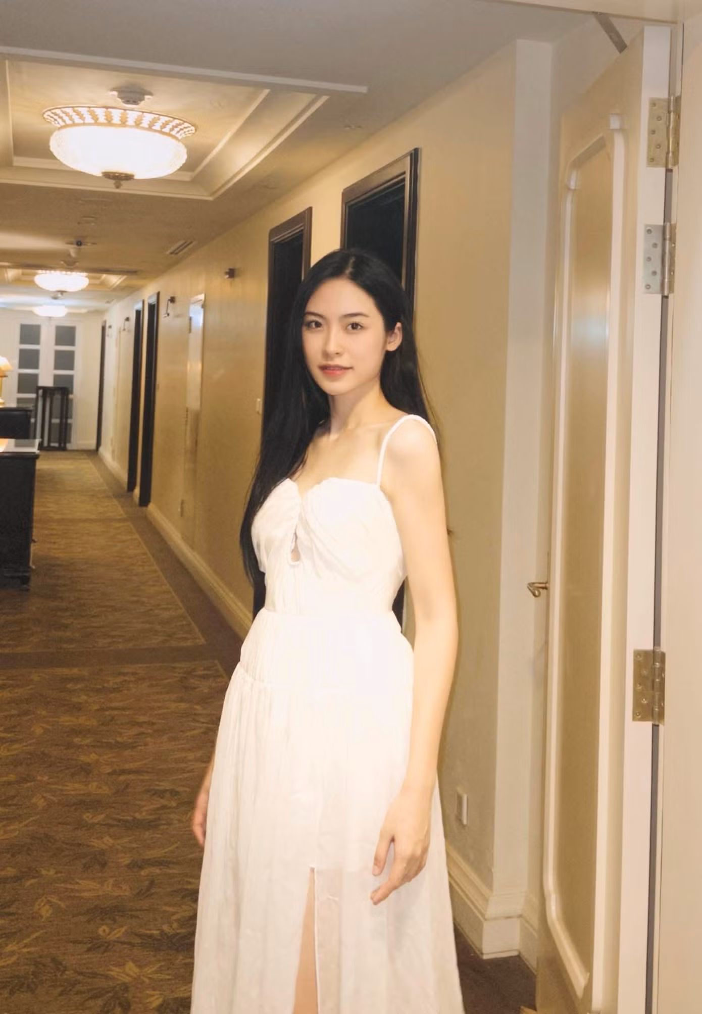 "Tôi luôn cảm giác mình được che chở, tự tin hơn khi ở gần Hoa hậu Hà Trúc Linh", Vân Nhi nói.