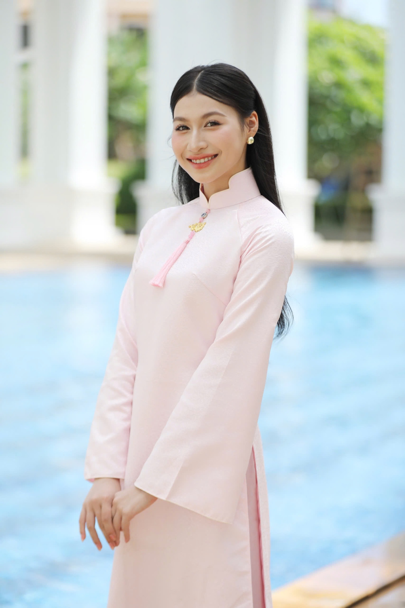 "Nếu có cơ hội đăng quang, điều tôi mong muốn nhất là được kết nối và thúc đẩy các dự án tình nguyện mang tri thức đến với trẻ em vùng cao, vùng xa. Tôi cũng muốn tận dụng sức lan toả của Hoa hậu Việt Nam để quảng bá văn hoá, du lịch và hình ảnh người Việt Nam ra thế giới”, Thanh Xuân chia sẻ.