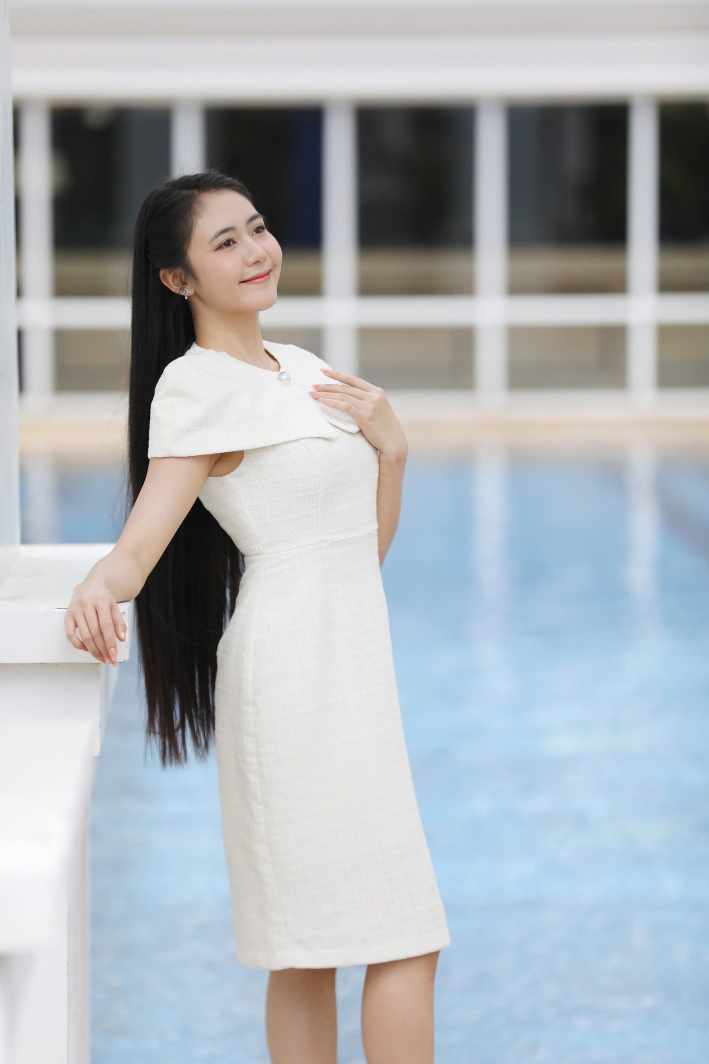 “Tôi tin rằng vương miện không chỉ là biểu tượng của sắc đẹp, mà còn là cơ hội để lan toả yêu thương và mang lại giá trị thiết thực cho cộng đồng”, cô nói.