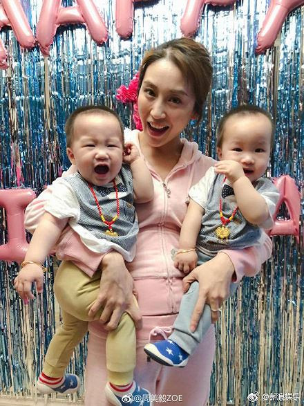 Showbiz 10/4: Livestream đám tang Anh Vũ có tàn nhẫn quá không các bạn? ảnh 2