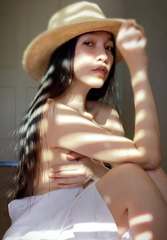 Con gái Hiền Thục bất ngờ lên tiếng khi ảnh bán nude của mẹ gây tranh cãi ảnh 1