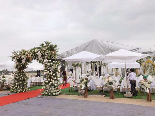 Đám cưới ‘khủng’ ở Hưng Yên mời Đan Trường về hát, riêng rạp cưới chi 2 tỷ đồng? ảnh 1