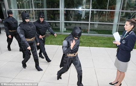 'Đội quân Người dơi' lập kỷ lục Guinness ảnh 1