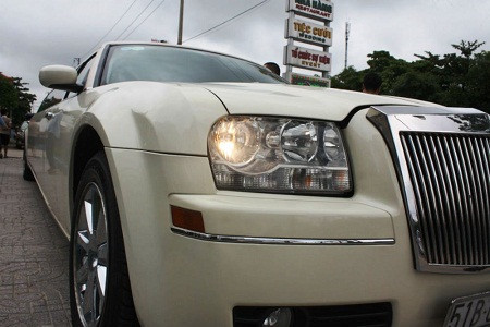 Siêu xe Limousine dài gần 9m xôn xao Nghệ An ảnh 2