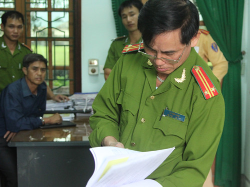 Cơ quan chức năng khám xét phòng làm việc của Trần Xuân Ngân