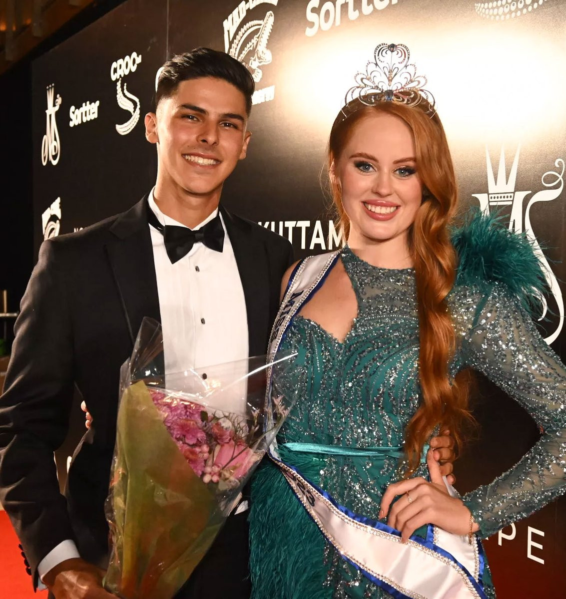 Tối 9/9 đã diễn ra đêm chung kết Miss Suomi - Hoa hậu Phần Lan 2023. Chung cuộc, Paula Susanna Joukanen đã đăng quang ngôi vị cao nhất. Người đẹp tóc đỏ vỡ òa hạnh phúc trong giây phút được xướng tên ở ngôi vị cao nhất. Cô đại diện Phần Lan tham dự Hoa hậu Hoàn vũ 2023 tổ chức ở El Salvador vào cuối năm nay.