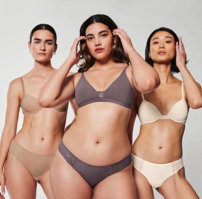 Stephanie tự tin với vai trò người mẫu ngoại cỡ.