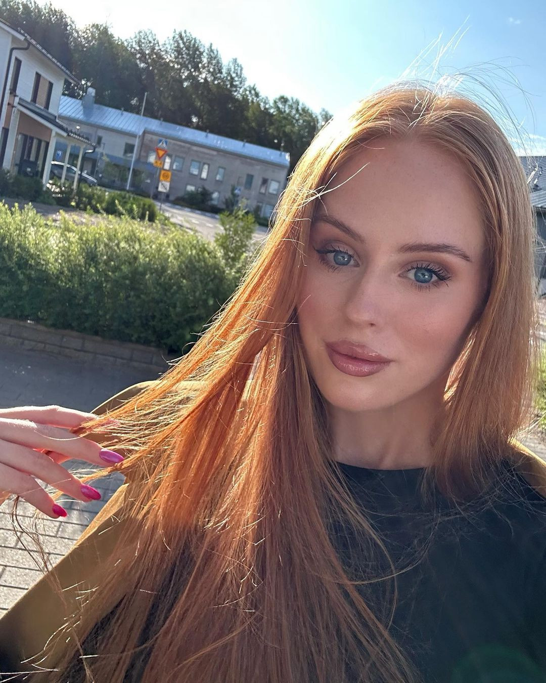 Cuộc thi Hoa hậu Phần Lan có lịch sử lâu đời từ năm 1931. Họ có khởi đầu ấn tượng tại sân chơi Miss Universe khi Armi Kuusela đăng quang Hoa hậu Hoàn vũ 1952. Bà cũng là người đẹp đầu tiên giành danh hiệu này.