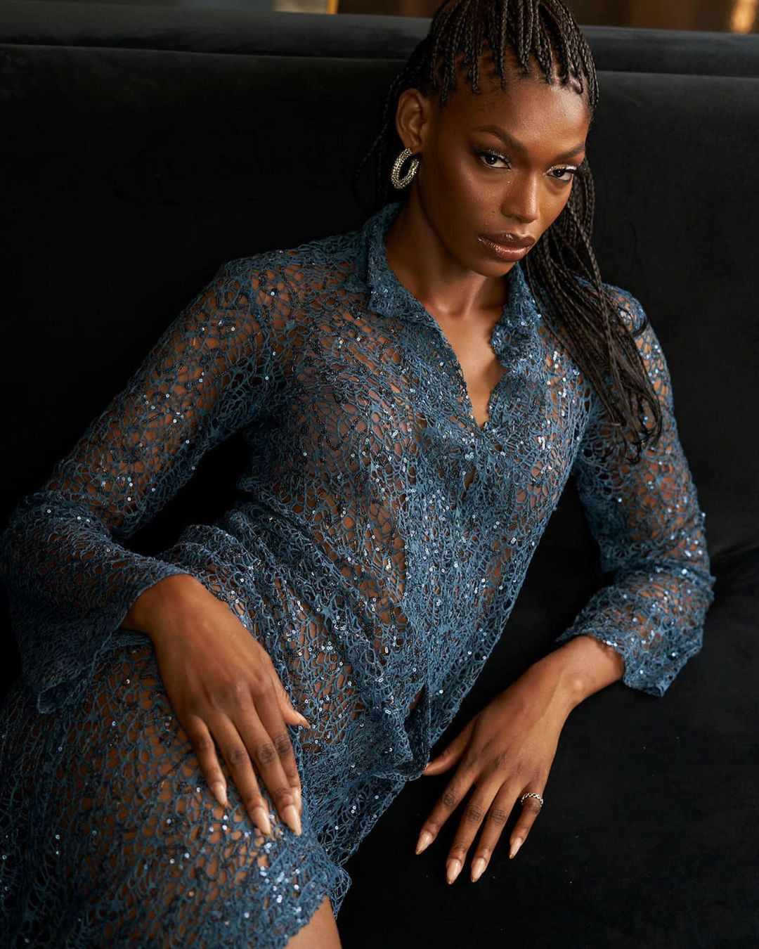 Khán giả phẫn nộ vì người đẹp Nyekachi Douglas (trái) dừng chân ở top 15. Nhiều người tấn công tân Hoa hậu Hoàn vũ Nigeria 2023 Ugochi Ihezue (phải) và yêu cầu hủy bỏ kết quả cuộc thi.