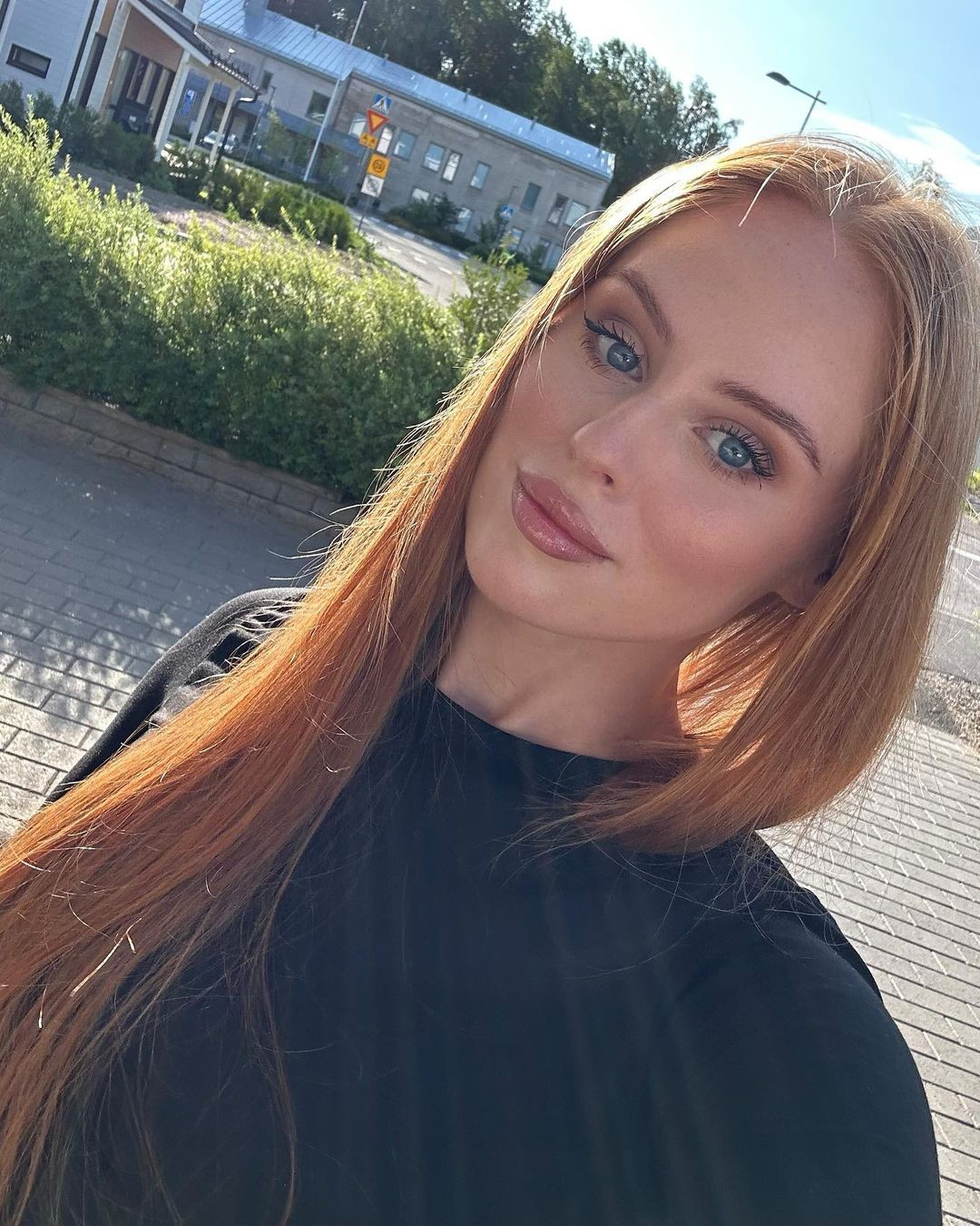 Cuộc thi Hoa hậu Phần Lan có lịch sử lâu đời từ năm 1931. Họ có khởi đầu ấn tượng tại sân chơi Miss Universe khi Armi Kuusela đăng quang Hoa hậu Hoàn vũ 1952. Bà cũng là người đẹp đầu tiên giành danh hiệu này.