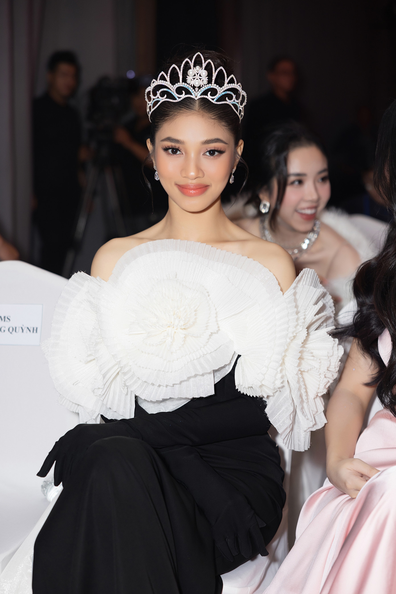 Các người đẹp gửi lời chúc Ngọc Hằng sẽ đạt thành tích cao tại Hoa hậu Liên lục địa 2023.