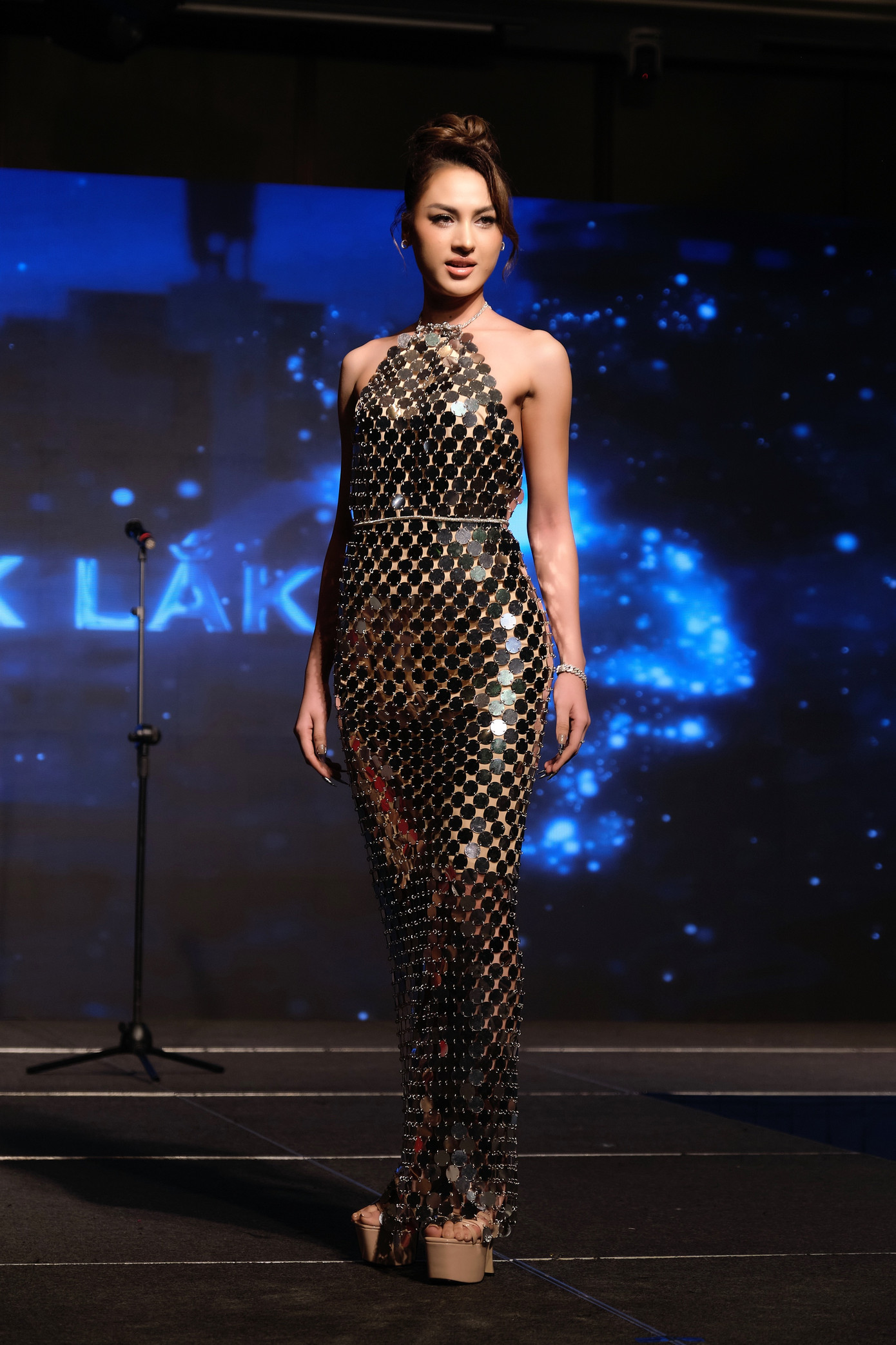 H’Duyên Bkrông đến từ Đắk Lắk, sinh năm 1999, cũng là thí sinh gây chú ý của cuộc thi năm nay. Cô là người mẫu ảnh, được đánh giá có nét giống với mỹ nhân nổi tiếng người Philippines - Marian Rivera. Hiện tại, cô sống và hoạt động tại TPHCM.