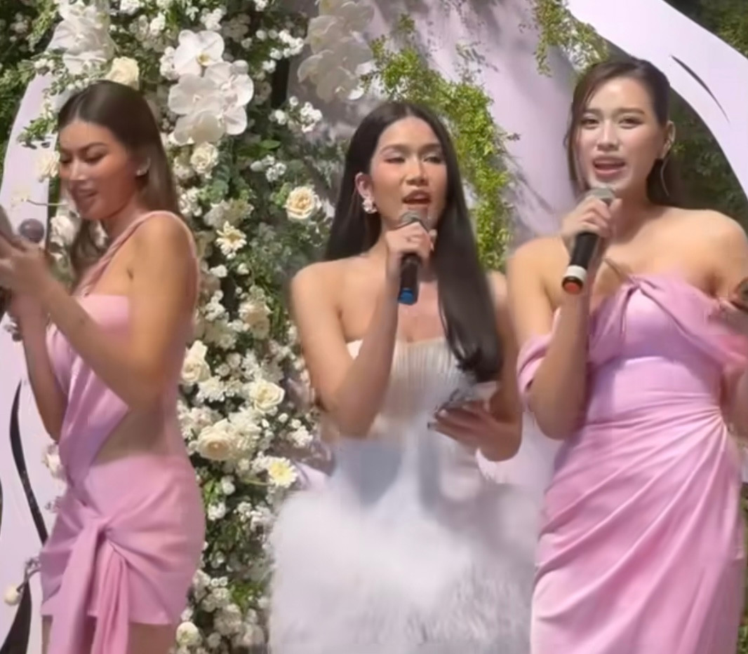 Top 3 Hoa hậu Việt Nam 2020 hòa giọng trong lễ cưới của Á hậu Phương Anh, mang lại tiếng cười cho các vị khách mời tham dự buổi tiệc.