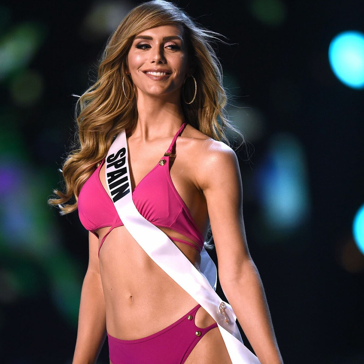 Andrea Heras - Á hậu 5 Hoa hậu Hoàn vũ Tây Ban Nha 2018 (trái) bị chỉ trích vì phát ngôn về Angela Ponce - Hoa hậu Hoàn vũ Tây Ban Nha 2018. Andrea Heras - Á hậu 5 Hoa hậu Hoàn vũ Tây Ban Nha 2018 (trái) bị chỉ trích vì phát ngôn về Angela Ponce - Hoa hậu Hoàn vũ Tây Ban Nha 2018.