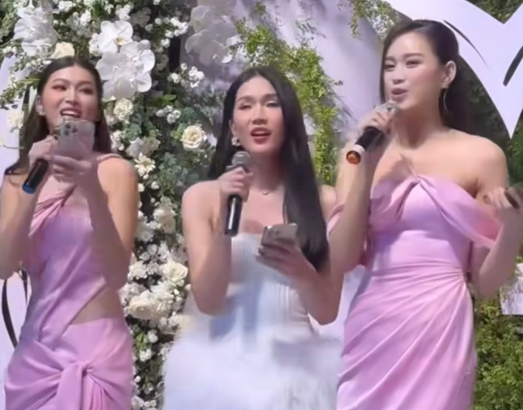 Top 3 Hoa hậu Việt Nam 2020 hòa giọng trong lễ cưới của Á hậu Phương Anh, mang lại tiếng cười cho các vị khách mời tham dự buổi tiệc.