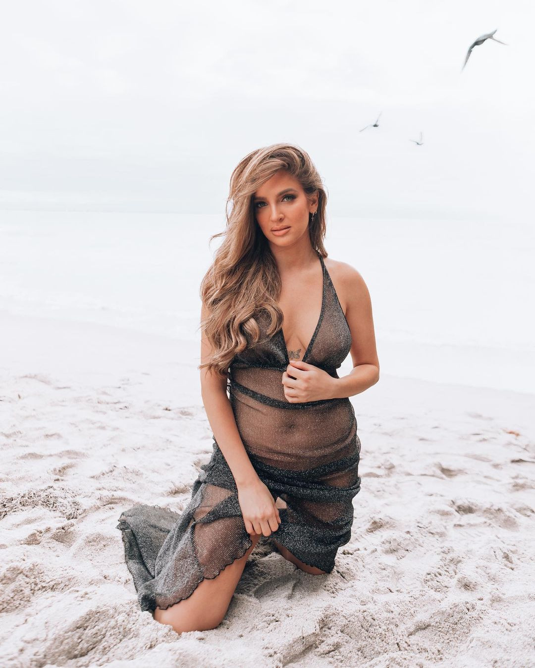 Người đẹp được đào tạo bài bản về diễn xuất với các huấn luyện viên hàng đầu bao gồm Ivana Chubbock, Howard Fine, Anthony Meindl và Killian...