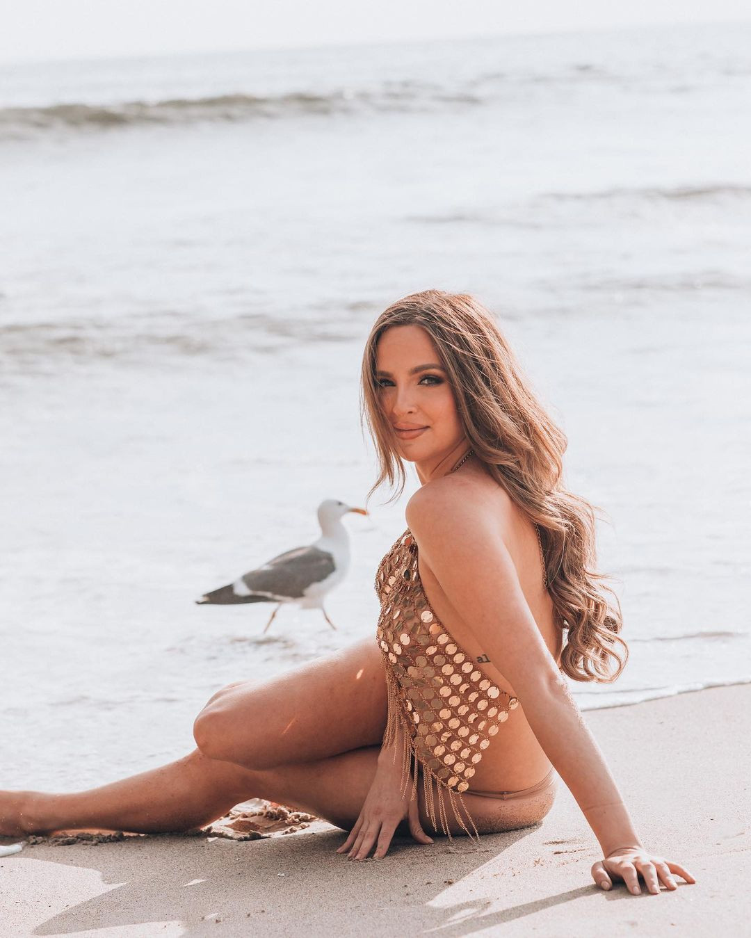 Người đẹp được đào tạo bài bản về diễn xuất với các huấn luyện viên hàng đầu bao gồm Ivana Chubbock, Howard Fine, Anthony Meindl và Killian...