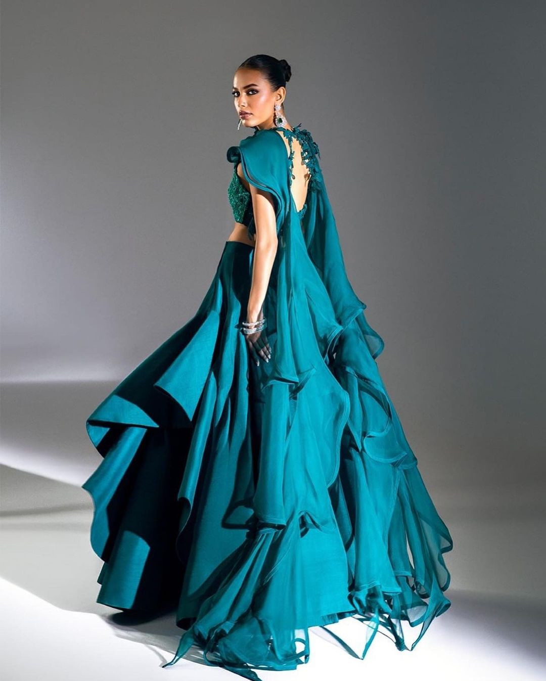 Erica chia sẻ thêm: "Trên hết, tôi muốn mời mọi người đến thăm đất nước của tôi và thử những món ăn Pakistan xa hoa nhất cũng như khám phá thiên nhiên mê hoặc, những ngọn núi phủ tuyết, cây xanh và phong cảnh tuyệt đẹp của chúng tôi".