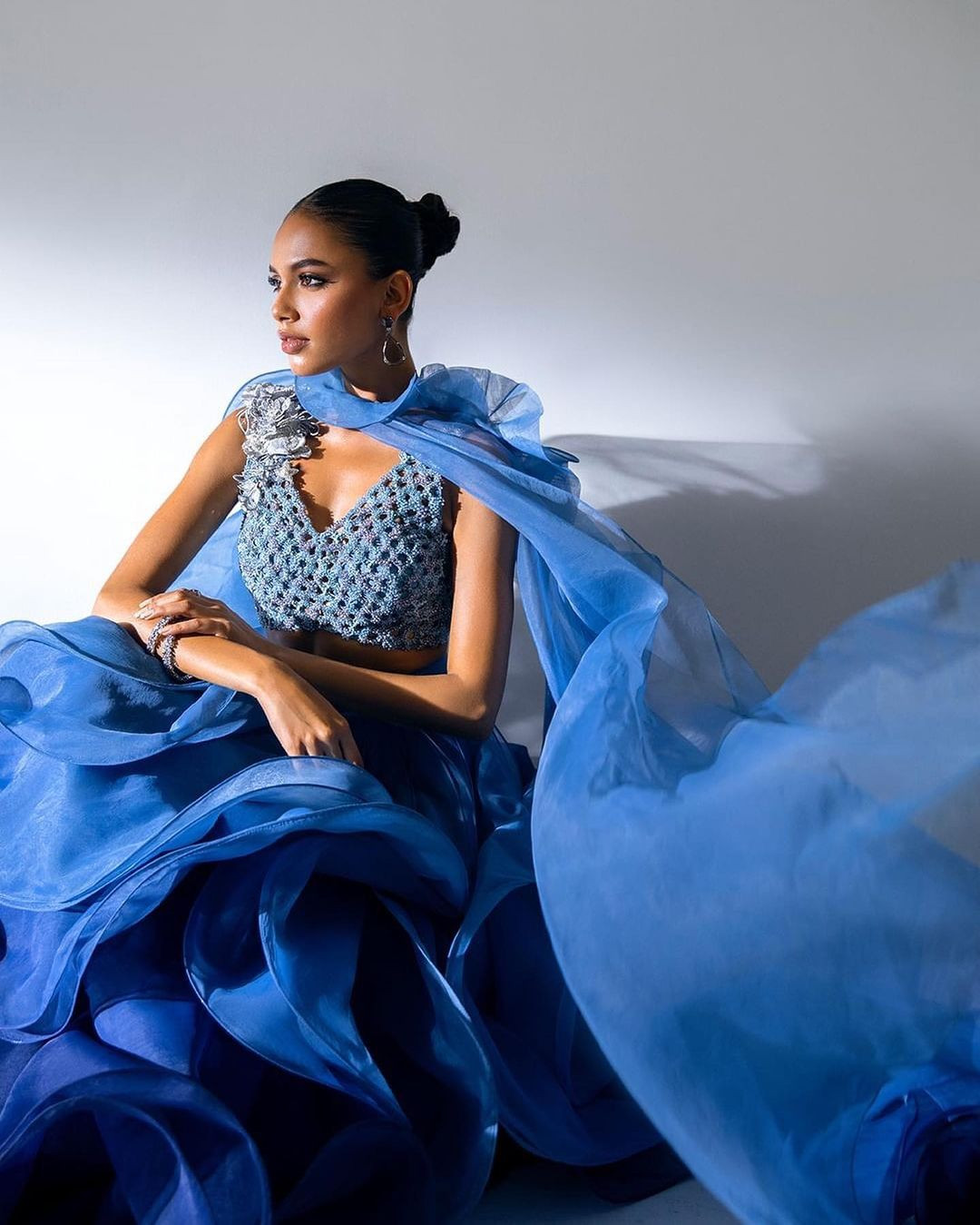 Erica chia sẻ thêm: "Trên hết, tôi muốn mời mọi người đến thăm đất nước của tôi và thử những món ăn Pakistan xa hoa nhất cũng như khám phá thiên nhiên mê hoặc, những ngọn núi phủ tuyết, cây xanh và phong cảnh tuyệt đẹp của chúng tôi".