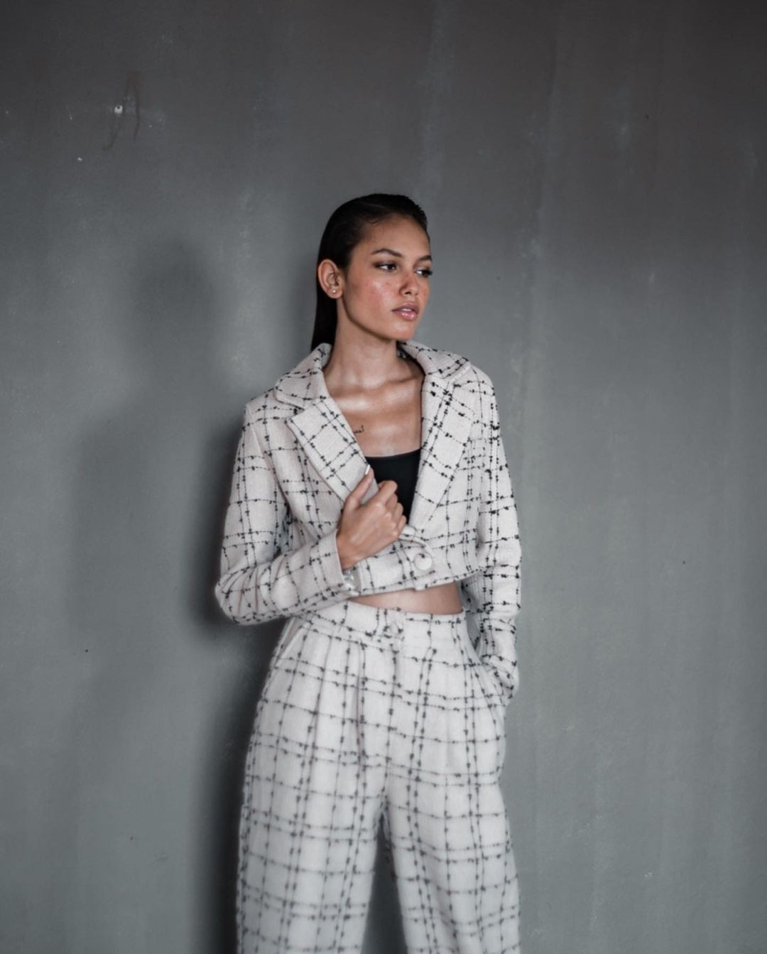 “Tôi rất vinh dự khi trở thành Hoa hậu Hoàn vũ Pakistan đầu tiên và tôi muốn làm nổi bật vẻ đẹp của Pakistan. Chúng tôi có một nền văn hóa đẹp đẽ mà truyền thông chưa nhắc đến, người dân Pakistan rất hào phóng, tốt bụng và hiếu khách”, người đẹp chia sẻ sau khi đăng quang.