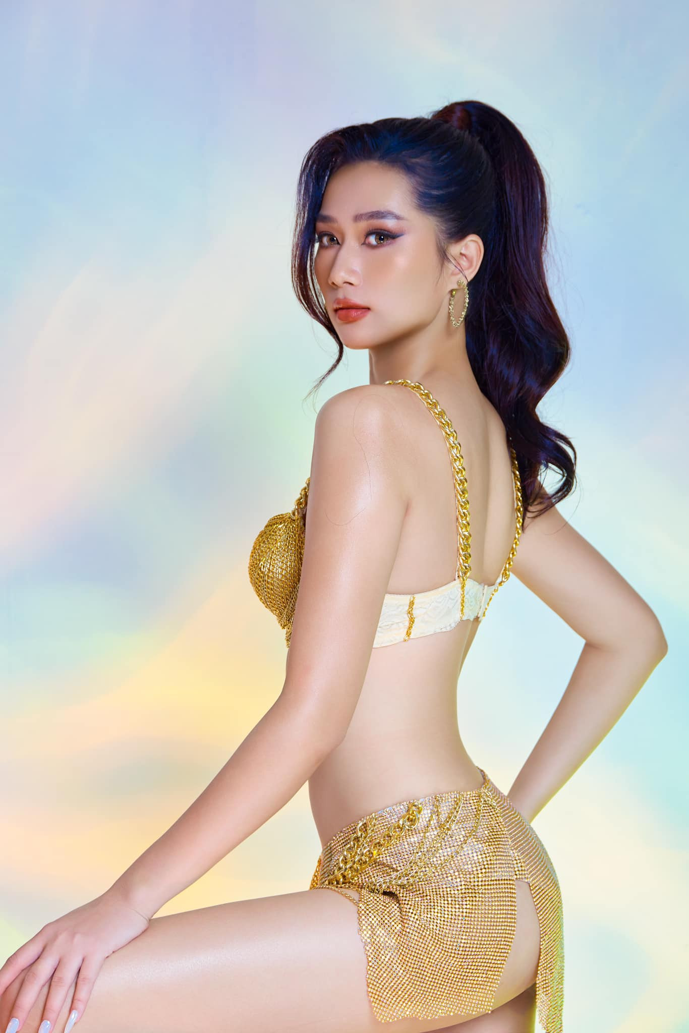 Lan Anh có nhan sắc ngọt ngào. Người đẹp muốn tìm nguồn năng lượng tích cực cũng như giá trị đích thực của bản thân khi tham gia cuộc thi.