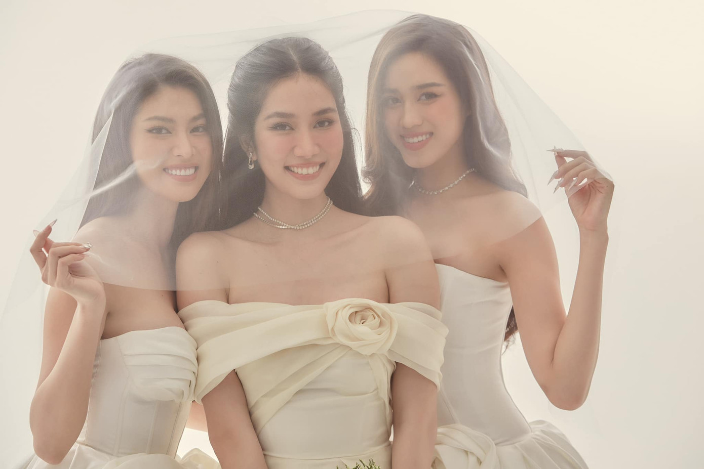 Sau cuộc thi Hoa hậu Việt Nam 2020, top 3 người đẹp ngày càng thân thiết trong cuộc sống.