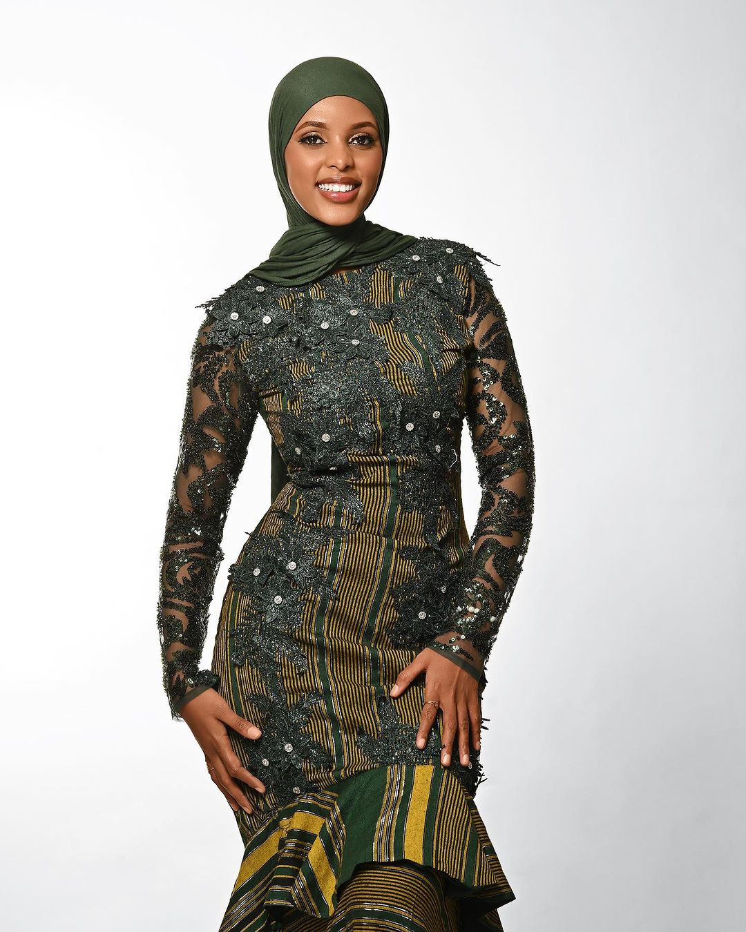 Đại diện Somalia - Iqra Ahmed Hassan có gần 150.000 người theo dõi trên mạng xã hội instagram. Fowsia năm nay 21 tuổi, sinh ra ở Kenya, lớn lên trong trại tị nạn Dagahaley. Fowsia là người ủng hộ giáo dục và là chuyên gia an ninh mạng. Cô đang theo học năm cuối đại học để lấy bằng khoa học về máy tính.