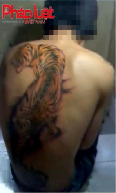 Hình xăm màu con cọp của một 