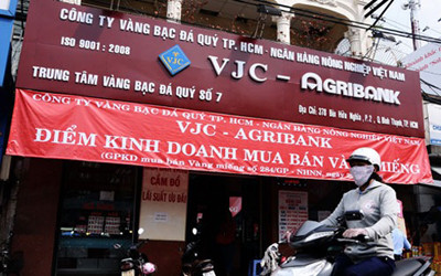 Theo Ngân hàng Nhà nước, mạng lưới được cấp phép cũng tạo ra sự cạnh tranh lành mạnh giữa các đơn vị cung cấp dịch vụ. Ảnh: VnExpress