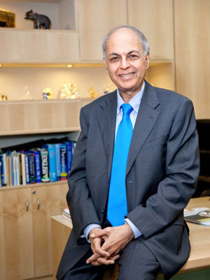 Ranjit Shahani, giám đốc quản lý của Novartis Ấn Độ, cho rằng, vì Ấn Độ thiếu hệ thống công nhận bằng sáng chế hiệu quả nên nhiều hãng dược đa quốc gia đã thôi đầu tư vào cơ sở nghiên cứu và phát triển tại Ấn Độ. Nguồn: Agentur Focus