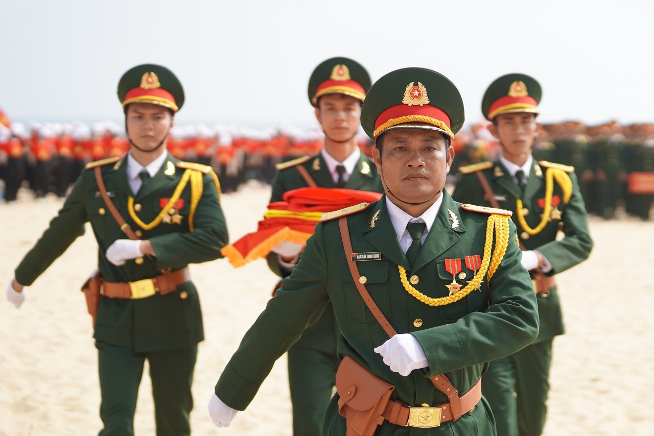 Lễ Thượng cờ thiêng liêng trong khuôn khổ Giải Vô địch Quốc gia Marathon và cự ly dài báo Tiền Phong lần thứ 65 - năm 2024 vượt lên một nghi lễ bình thường để trở thành khúc ca hùng tráng ca ngợi tinh thần yêu nước, thương nòi, ý chí mạnh mẽ về bảo về chủ quyền biển đảo quốc gia, khát vọng vươn lên cống hiến và dựng xây đất nước.