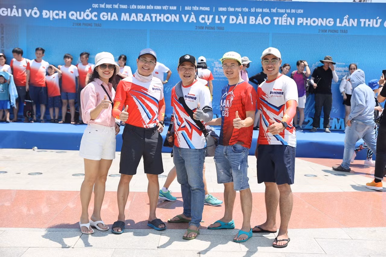 Không chỉ là đơn vị tổ chức giải chạy lâu đời nhất Việt Nam, báo Tiền Phong phát triển phong trào chạy bộ cho cán bộ, phóng viên, nhân viên đang sinh sống và làm việc trên mọi miền đất nước. Không chỉ là đơn vị tổ chức giải chạy lâu đời nhất Việt Nam, báo Tiền Phong phát triển phong trào chạy bộ cho cán bộ, phóng viên, nhân viên đang sinh sống và làm việc trên mọi miền đất nước.