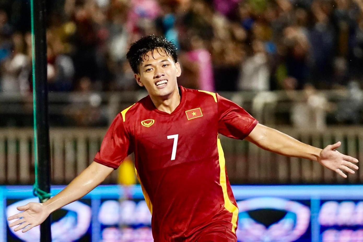 Đội tuyển Việt Nam đánh bại Singapore 4-0 trong ngày Văn Quyết và dàn tân binh tỏa sáng ảnh 17 Đội tuyển Việt Nam đánh bại Singapore 4-0 trong ngày Văn Quyết và dàn tân binh tỏa sáng ảnh 17